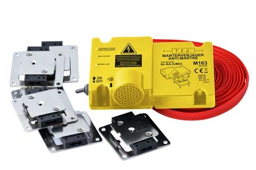 Marter verjager op batterij  module Kemo met hoogspanning