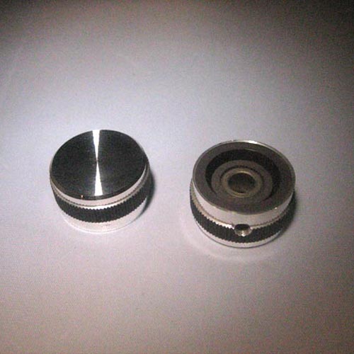 KNOP ALU SCHROEF 13X23 AS:6MM
