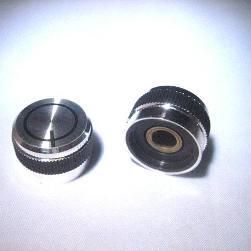 KNOP ALU SCHROEF 12X19 STREEP